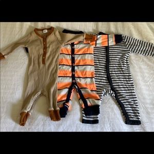 Bundle lot of baby button pajamas pantalls 0-3